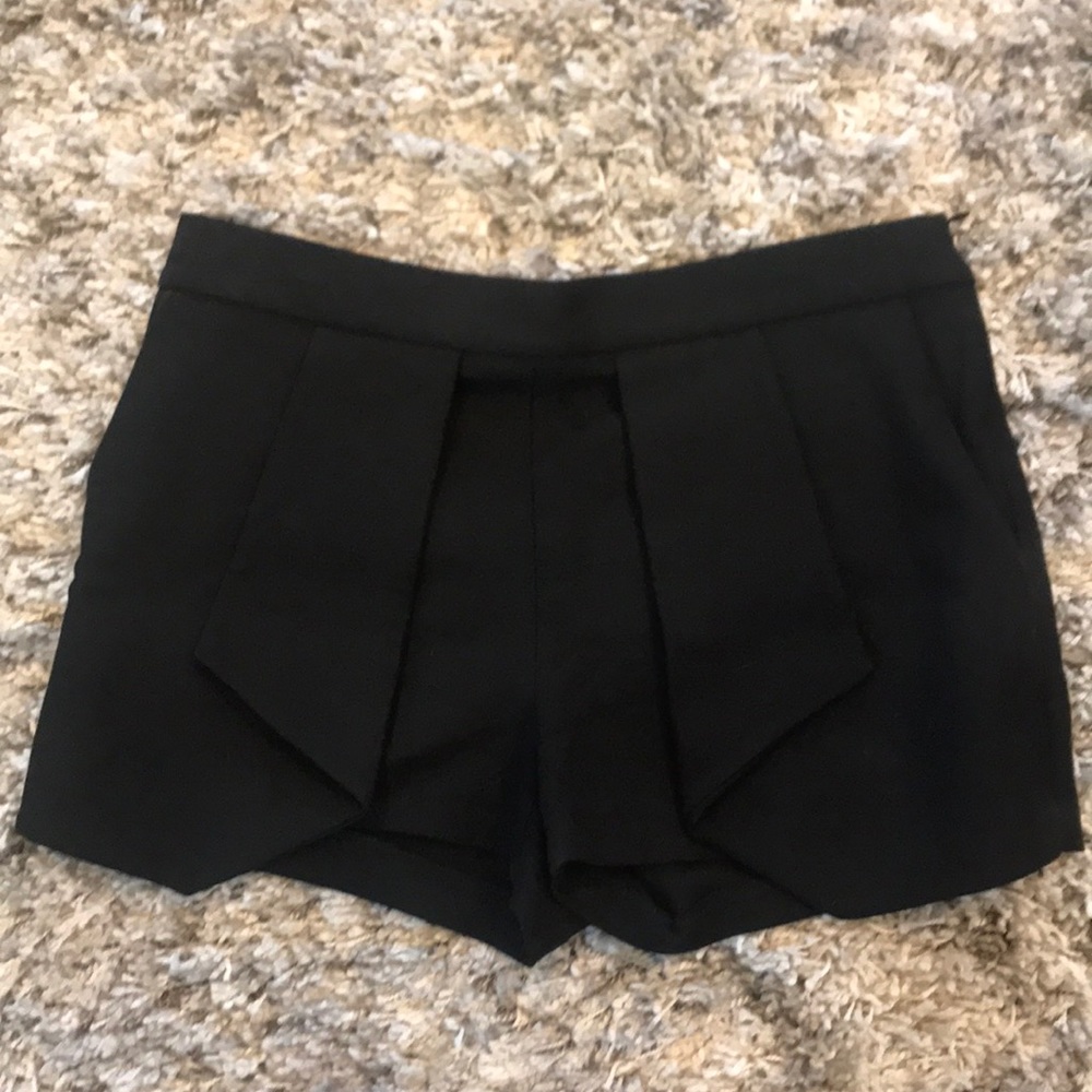 Zara front pleat short